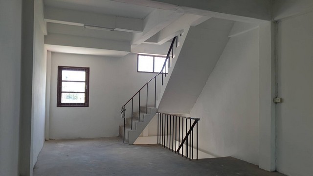 ให้เช่าอาคารพาณิชย์ ราคาถูกมากกกกติดถนนใหญ่ พุทธมณฑลสาย 4