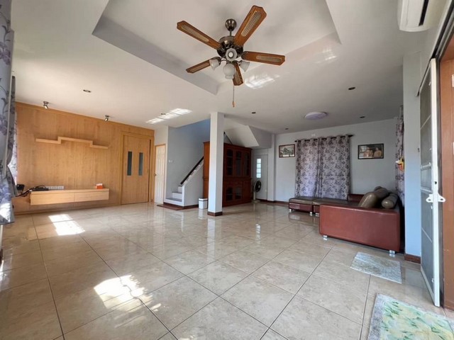 ขายบ้านเดี่ยวหลังใหญ่ (ผาแดง-ศรีราชา) ติดสุขุมวิท  อำเภอศรีราชา จังหวัดชลบุรี