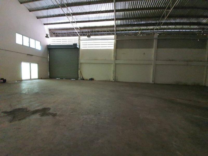 ให้เช่าโกดัง พื้นที่ใช้สอย 800 ตารางเมตร ถนนลำลูกกา คลอง 8