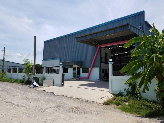 ให้เช่าโกดัง พื้นที่ 650 ตารางเมตร ถ.บางกรวย-ไทรน้อย ซอยโชคมงคล อ.บางบัวทองราคาเช่า 60,000 บาท / เดือน ( สัญญาขั้นต่ำ 1 ปี ประกัน 2 เดือน ล่วงหน้า 1 เดือน )ที่ตั้ง ถนนบางกรวย-ไทรน้อย ซอยโชคมงคล อำเภอบางบัวทอง จังหวัดนนทบุรีติดต่อ : คุณภัสพงณ์ 063-409-8164Line : deedaa23เนื้อที่ 256 ตารางวา พื้นที่ใช้สอย 650 ตารางเมตร จอดรถ 10 คันราคาเช่า 60,000 บาท / เดือน ( สัญญาขั้นต่ำ 1 ปี ประกัน 2 เดือน ล่วงหน้า 1 เดือน )