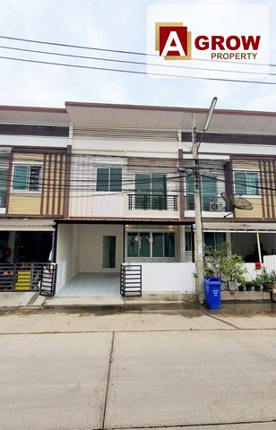 ม.ทรัพย์ทวี วิลเลจ  ประชาอุทิศ90ที่ตั้ง : ถนน ประชาอุทิศ90 ต.นาเกลือ อ.พระสมุทรเจดีย์  จ.สมุทรปราการ รหัสทรัพย์ : AGT00256ราคาขาย 1,950,000 บาท (ฟรีโอน)รายละเอียด : - เนื้อที่ 19.5 ตร.ว.- ทาวน์เฮ้าส์ 2 ชั้น - 3 ห้องนอน- 2 ห้องน้ำ- 1 ห้องครัว- 2 ที่จอด***แถมฟรี***- ปั้มน้ำ จุดเด่น : - เดินทางสะดวก- รีโนเวทบ้านใหม่พร้อมอยู่- เจ้าหน้าที่นักษาความปลอดภัยตลอด 24 ชม.- ฟิตเนส- สระวายน้ำสถานที่ใกล้เคียง : - รร.สา