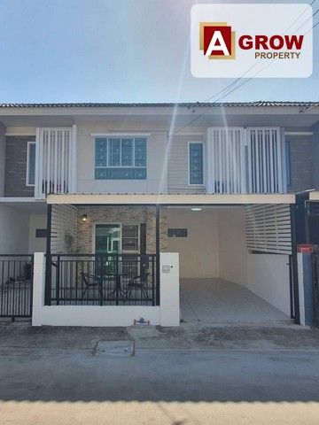 ม.พกฤษา38/1 ตลาดป๋าเดช ถนนบัวนครินทร์ ที่ตั้ง : ซอย หนามแดด-เทพารักษ์ ต.บางพลีใหญ่  อ.บางพลี  จ.สมุทรปราการ รหัสทรัพย์ : AGT00254ราคาขาย : 2,250,000 บาท (ฟรีโอน)รายละเอียด : - เนื้อที่ 17.5 ตร.ว. - 3 ห้องนอน- 2 ห้องน้ำ- 2 ที่จอด ***แถมฟรี***- แอร์ 3 เครื่อง- ปั้มน้ำ จุดเด่น : - บ้านรีโนเวทใหม่พร้อมเข้าอยู่- เดินทางสะดวก สถานที่ใกล้เคียง :- อาทิ- โลตัส บางพลี- บิ๊กซี บางพลี - รพ.จุฬารัตน์4 - ตลาดหนามแดง- ม.หัว