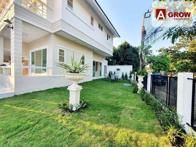 ม.ลลิล ซอยมังกร นาคดี  บ้านหัวมุม.  ถนนเมน.  บ้านรีโนเวทใหม่พร้อมเข้าอยู่