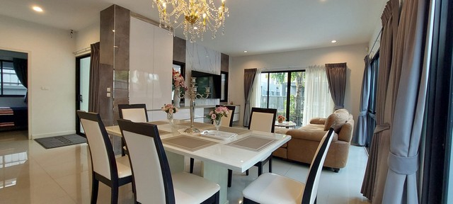 ให้เช่าบ้านเดี่ยว 3 ชั้น 6 ห้องนอน โครงการ บ้านลุมพินี สวนหลวง ร.9 ใกล้สวนหลวง ร.9 เฟอร์พร้อมอยู่