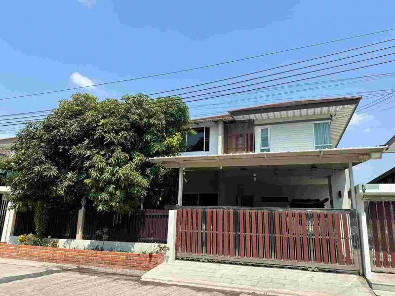 ด่วนขายบ้านเดี่ยว2ชั้น โครงการดิไอดอล1 พร้อมต่อเติม เลียบคลองทวีวัฒนา ที่ตั้ง : โครงการ ดิ ไอ ดอล1 ถนนเลียบคลองวัฒนา แขวงบางแคเหนือ เขตบางแค กรุงเทพมหานคร 10160พิกัด : https://maps.app.goo.gl/jTyCviPSnnYT2Rsq6ขนาดพื้นที่ : พื้นที่ดิน 63 ตรว. พื้นที่ใช้สอย 250 ตรม.รายละเอียด : โครงการตั้งอยู่บนทำเลดี ใกล้ถนนเพชรเกษม, ถนนกาญจนาภิเษก และบรมราชชนนี บ้านมีการต่อเติมครัวเต็มพื้นที่ ต่อเติมส่วนชานห