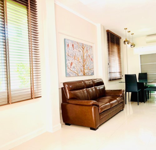 ให้เช่าบ้านกลางเมืองเออบานเนียนห้องมุม ถ.ศรีนครินทร์3นอน4น้ำเฟอร์ครบเช่า35,000บ/ด