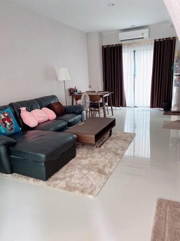 C4445 ขายทาวน์โฮม 3 ชั้น โครงการบ้านกลางเมืองลาดพร้าว-เสรีไทย ซอยเสรีไทย 52 หลังมุม  สไตล์โมเดิร์น เฟอร์พร้อมอยู่