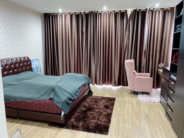 C4445 ขายทาวน์โฮม 3 ชั้น โครงการบ้านกลางเมืองลาดพร้าว-เสรีไทย ซอยเสรีไทย 52 หลังมุม  สไตล์โมเดิร์น เฟอร์พร้อมอยู่