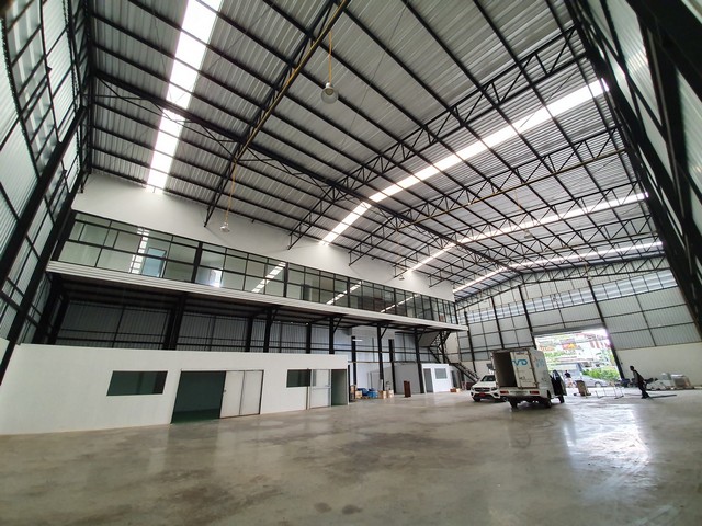 ให้เช่าโกดัง พื้นที่ 1,300 ตร.ม. รามอินทรา บางเขน พร้อมออฟิศ ใกล้ เลียบด่วนรามอินทรา