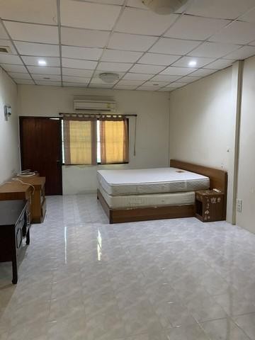 C4421 ขายทาวน์เฮาส์ 2 ชั้น รัชดาซอย 3 หลังสถานฑูตจีน ใกล้ MRT พระราม 9