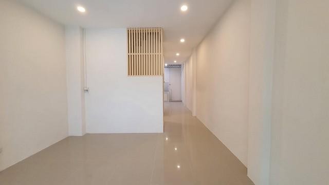 C4420 ขายทาวน์โฮม 3 ชั้น หมู่บ้านรามอินทรา 71 โครงการ 1 คู้บอน27 รีโนเวทใหม่ทั้งหลัง ใกล้แฟชั่นไอซ์แลนด์