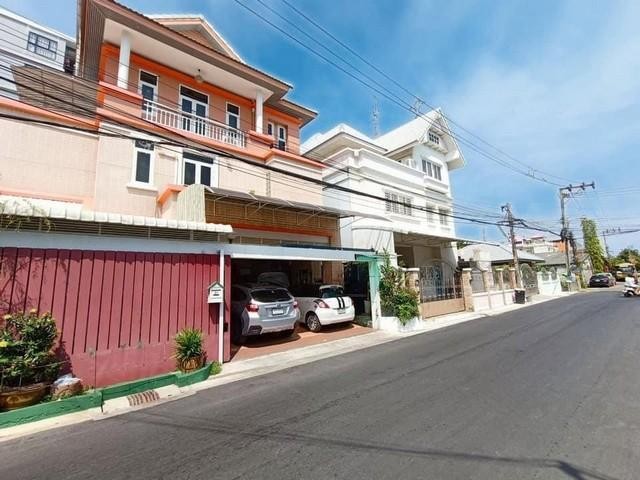 C4419 ให้เช่าบ้านเดี่ยว 3 ชั้น มี 4 ห้องนอน ซอย 20 มิถุนา เฟอร์ครบพร้อมอยู่ ใกล้MRT สุทธิสาร