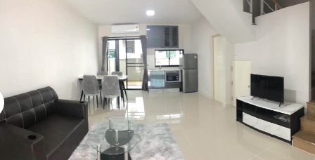 ขายทาวน์โฮม บ้านกลางกรุง ศรีนครินทร์ – อ่อนนุช เนื้อที่ 38.5 ตรว มี 3 นอน 3 น้ำ