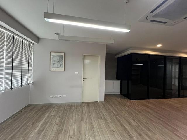 C4404 ให้เช่าสำนักงาน 5 ชั้น พื้นที่ 380 ตรม. ย่านเกษตรนวมินทร์ ถนนประเสริฐมนูกิจ ใกล้โรงเรียนเลิศหล้า จดทะเบียนบริษัทได้