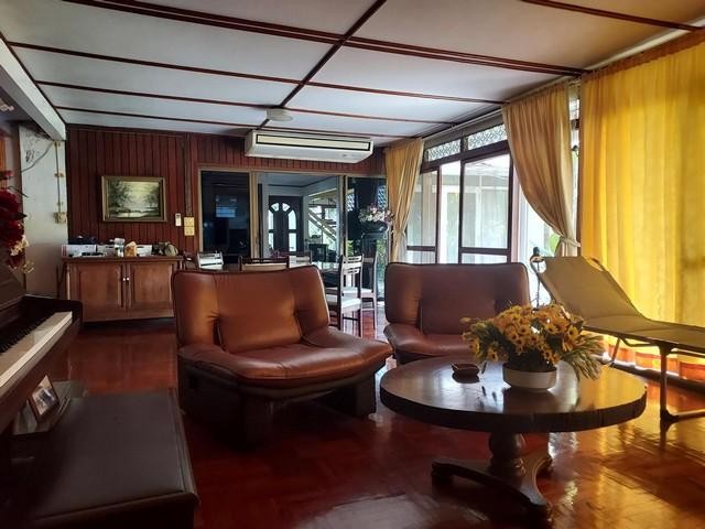 C4403 ให้เช่าบ้านเดี่ยว 2 ชั้น เนื้อที่ 392 ตารางวา ซอยสุขุมวิท 115 ใกล้BTS สถานีปู่เจ้า