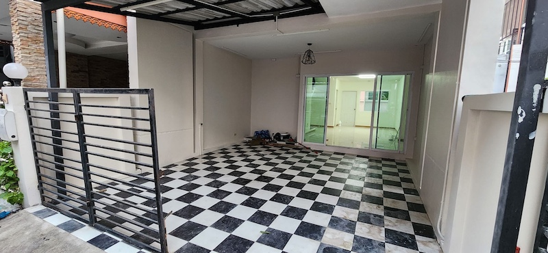 BH2728 ทาวน์โฮม 3 ชั้นครึ่ง ดิ แอททิค แจ้งวัฒนะ-ปากเกร็ด ทำเลดี ใกล้ รถไฟฟ้า สถานีแจ้งวัฒนะ-ปากเกร็ด 28