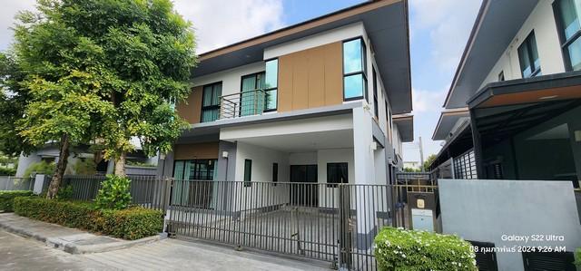 EPL-HR3119 ให้เช่าบ้านเดี่ยว 3 ชั้น  โครงการ บ้านลุมพินี สวนหลวง ร.9 - เนื้อที่ 54 ตารางวา พื้นที่ใช้สอย 228 ตรม. 6 ห้องนอน 5 ห้องน้ำ 