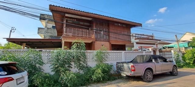 PO290 ให้เช่าบ้านเดี่ยว2ชั้นหลังมุม ย่านลาดพร้าว35 รัชดา32 เป็นบ้านไม้2ชั้น ซอยภาวนา