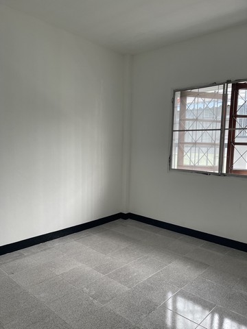 ขายด่วน ทาวน์เฮ้าส์1 ชั้น 20 ตารางวา ตำบล ลำลูกกา  อำเภอ คูคต จังหวัด ปทุมธานี