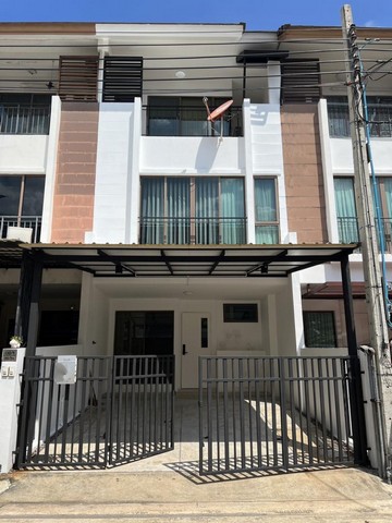 ให้เช่าทาวน์โฮม 3 ชั้น 3 ห้องนอน ซอยสุขุมวิท 97/1 ตกแต่งสวยเฟอร์ครบพร้อมอยู่ ใกล้ BTS บางจาก 