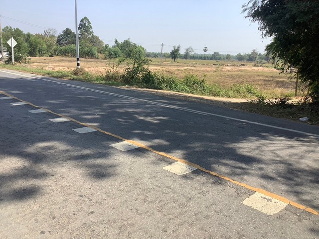 ZK253ขายที่ดิน   70  ไร่  อ.หนองมะโมง  ชัยนาทที่ตั้ง  อ.หนองมะโมง ต.หนองมะโมง จ.ชัยนาท-สถานที่ใกล้เคียง ติดถนนราดยางเส้นรร.บ้านดอนใหญ่-วัดดอนใหญ่-หางจาก รร.บ้านดอนใหญ่ 100 เมตร-หางจากรพ.หนองมะโมง  5 กม.ราคา10,350,000บาทติดต่อ -0805098580 คุณนิยม -0821232883 คุณอาร์มขายที่ดิน   70  ไร่  อ.หนองมะโมง  ชัยนาทที่ตั้ง  อ.หนองมะโมง ต.หนองมะโมง จ.ชัยนาท-สถานที่ใกล้เคียง ติดถนนราดยางเส้นรร.บ้านดอนใหญ่-วัดดอ