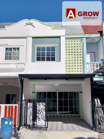 ม. วรางกูล ซ. เลียบคลองสอง 6 รีโนเวทใหม่พร้อมอยู่ที่ตั้ง : ซ.เลียบคลองสอง6 ถนนเลียบคลองสอง แขวงบางชัน เขตคลองสามวา กรุงเทพมหานคร รหัสทรัพย์ : AGT00264ราคา : 1,990,000 บาท รายละเอียด :- บ้านหันหน้าทางทิศตะวันตก- ทาวน์เฮ้าส์ 2 ชั้น - 16 ตารางวา- 2 ห้องนอน - 2 ห้องน้ำ - 1 ห้องโถง- 1 ที่จอด ***แถมฟรีเฟอร์จุๆ***- แถมเฟอร์นิเจอร์ห้องรับแขก - โซฟา+โต๊ะกลาง - ชั้นวางทีวี - ห้องครัว- โต๊ะกินข้าว4ที่นั่ง- เ