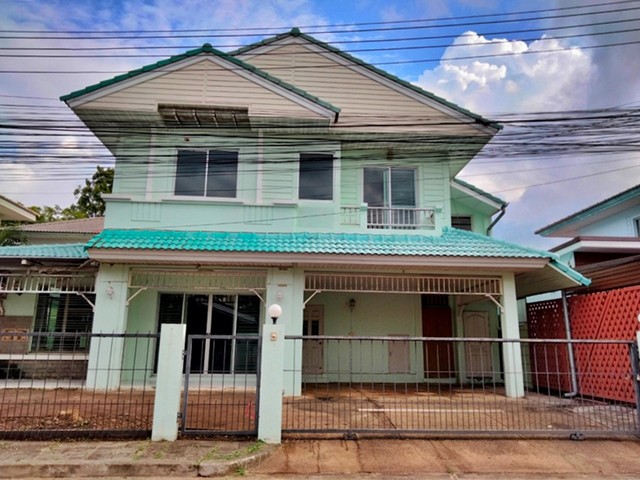  รายละเอียดเพิ่มเติม Code ID : PAP4-0638  ราคาขาย   4,620,000  บาท- ขนาดพื้นที่ :  61.9 ตรว. - พื้นที่ใช้สอย : 232.75 ตรม.  - จำนวนห้อง :  3 ห้องนอน 2 ห้องน้ำ  - ที่จอดรถ :    1 คัน- บ้านหันทางทิศ :  ตะวันออกเฉียงเหนือ พิกัดทรัพย์ :  https://maps.app.goo.gl/FTyN6ZdiGDZ66K9SA    สถานที่ใกล้เคียง- ใกล้  บิ๊กซี ขอนแก่น- ใกล้  โรงพยาบาลขอนแก่น- ใกล้  ตลาดต้นตาล- ใกล้  โรงเรียนแก่นนครวิทยาลัยสอบถามเพิ่มเติม/นัดชมโทร. 097-419-5982(พลอย)โทร. 096-932-4624(ออมสิน)Line : @pan