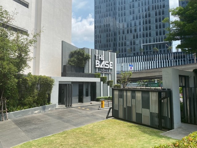  รายละเอียดเพิ่มเติม Code ID : AN 3663  ราคาขาย 2,261,000  บาท- พื้นที่ใช้สอย :   25.89 ตร.ม.- จำนวนห้อง :  1 ห้องนอน 1 ห้องน้ำ  - ชั้น : 1- อาคาร : 1 พิกัดทรัพย์ : https://maps.app.goo.gl/6vyZHybKtxXHaJye7    สถานที่ใกล้เคียง- ใกล้มหาวิทยาลัยรามคำแหง- ใกล้เมเจอร์ซินีเพล็กซ์, - ใกล้สนามราชมังคลากีฬาสถาน- ใกล้ บิ๊กซี, เดอะมอลล์รามคำแหง, ฟู้ดแลนด์ สอบถามเพิ่มเติม/นัดชมโทร. 097-419-5982(พลอย)โทร. 096-932-4624(ออมสิน)Line : @panaya (มี@ด้านหน้า)ปรึกษาสินเชื่อ�