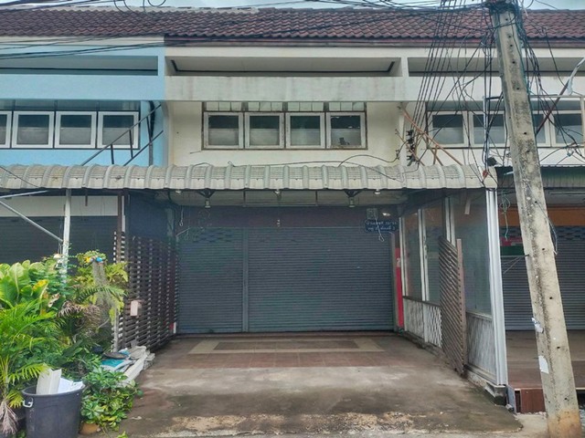 รายละเอียดเพิ่มเติม Code ID : PAP6-0505  ราคาขาย 3,520,000  บาท- ขนาดพื้นที่ :  24.6 ตรว. - พื้นที่ใช้สอย :  96 ตรม.- จำนวนห้อง :  2 ห้องนอน 2 ห้องน้ำ  - ที่จอดรถ :   1 คัน- บ้านหันทางทิศ :  ตะวันออก พิกัดทรัพย์ :  https://maps.app.goo.gl/Q7EEDCeMDbjRo1rg8    สถานที่ใกล้เคียง- ใกล้  มหาวิทยาลัยศรีปทุม วิทยาเขตขอนแก่น- ใกล้  วัดศรีสว่างโนนทัน ขอนแก่น- ใกล้  ตลาดบ้านโนนทัน- ใกล้   โรงพยาบาลขอนแก่นสอบถามเพิ่มเติม/นัดชมโทร. 097-419-5982(พลอย)โทร. 096-9