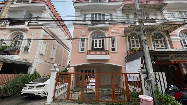 ขายทาวน์โฮม  รีสอร์ทต้า (วัชรพล) บางเขน กรุงเทพมหานคร PJAN 3856