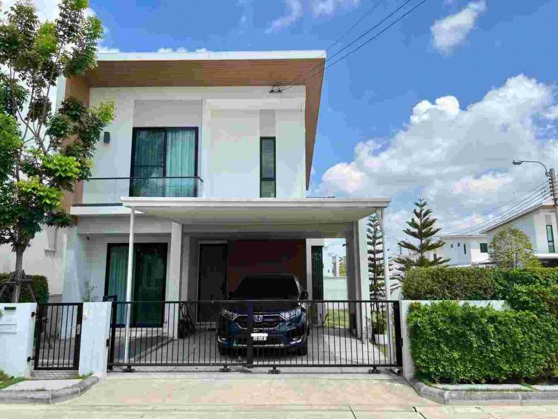 ขายบ้านแฝด 2ชั้น สไตล์บ้านเดียว  โครงการ โคโม่ เบียงก้า บางนา ( COMO Bianca – Bangna ) ทำเลทอง ใกล้เมกา บางนาที่ตั้ง : ตำบล บางพลีใหญ่ อำเภอบางพลี สมุทรปราการ 10540พิกัด : https://maps.app.goo.gl/aTfLfCLbSe7645yz7ขนาดพื้นที่ : 50 ตรว.พื้นที่ใช้สอย : 162 ตรม.รายละเอียด ขายบ้านแฝด 2 ชั้น สไตล์บ้านเดี่ยว หลังมุมโครงการ โคโม่ เบียงก้า บางนา ( COMO Bianca – Bangna ) มีพื้นที่ด้านข้างเยอะ สามารถต่อเติมห้องได้ พร้อมอยู่เพียงหิ้วกระ