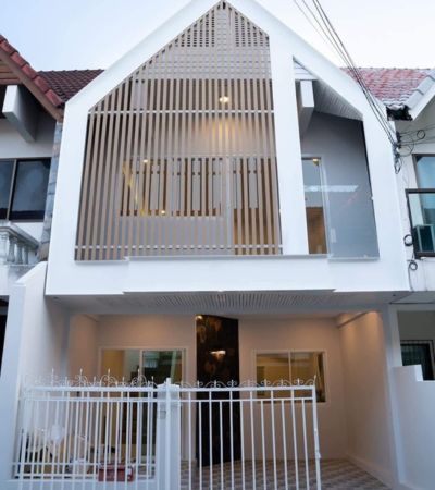 ติดต่อ หลิน 088 598 6998 Line ID: positive.agราคาเพียง 2.79 ล้านบาททาวน์โฮม 2 ชั้น ใกล้สนามบิน CNX สถานีขนส่งชียงใหม่ โรบินสันแอร์พอร์ตfully ferniture, ready to move in.ต.แม่เหียะ อ.เมืองเมืองใหม่.ขนาดพื้นที่ดิน 14 ตารางวาขนาดพื้นที่ใช้สอย 112 ตารางเมตร2 ห้องนอน 2 ห้องน้ำโซนครัว+เค้าท์เตอร์2 ชั้น + ระเบียง.สถานที่ใกล้เคียงที่ตั้ง : ตำบลสแม่เหียะ อำเภอเมืองเชียงใหม่- เซ็นทรัลแอร์พอร์ตเชียงใหม่ 5 นาที- สนามบินเชี