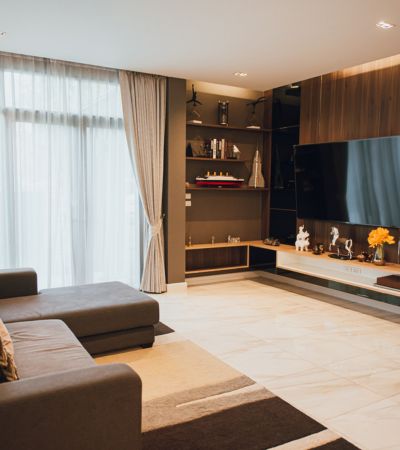 บ้านหรูสไตล์ Modern Tropical 3 ชั้น ในโครงการ เอกลักษณ์ สันทราย เฟอร์นิเจอร์ครบพร้อมอยู่