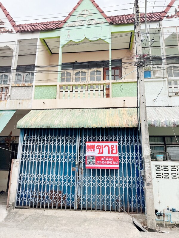 ขาย ทาวน์เฮ้าส์ 2 ชั้น หมู่บ้าน สมบูรณ์ ตำบลตะพานหิน อำเภอตะพานหิน จังหวัดพิจิตร 