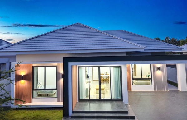 โครงการบ้านธาราภิรมย์ พิษณุโลก3ห้องนอน3ห้องน้ำ1ห้องรับแขก1ห้องครัว2ที่จอดรถ– รองรับระบบ การชาร์จรถยนต์ EV – รองรับการติดตั้ง ระบบ Solar Energy – ฟรี ประตูเลื่อนอัตโนมัติ รีโมตไฟฟ้า+wifiราคาเพียง 3.69 ล้าน บนพื้นที่ 80 ตร.วาถนนโครงการกว้าง 9 เมตรfull furnish• ผ้าม่าน• แอร์ 3 เครื่อง• ประตูรีโมตไฟฟ้า• ถังสำรองน้ำ• เฟอร์นิเจอร์ 3 ห้องนอน• ปั๊มน้ำ• เฟอร์นิเจอร์ ห้องนั่งเล่น + โต๊ะรับปะทา