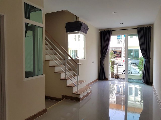 [B858]ให้เช่า 17k ทาวน์โฮม สไตล์โมเดิร์น โกลเด้นท์ ทาวน์ อ่อนนุช - ลาดกระบัง 2  ติดคลับเฮ้าส์ สระว่ายน้ำ จดบริษัทได้