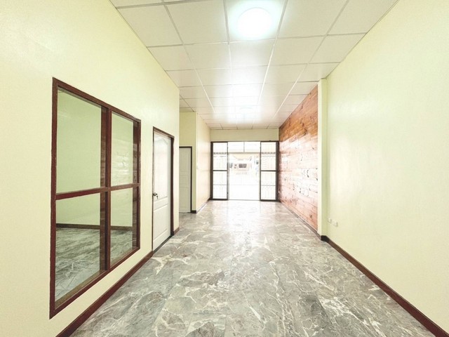 หมู่บ้านแพรวดาว ทำเลดี วัดโขดหิน ระยอง 29 ตารางวา ผ่อน 5000