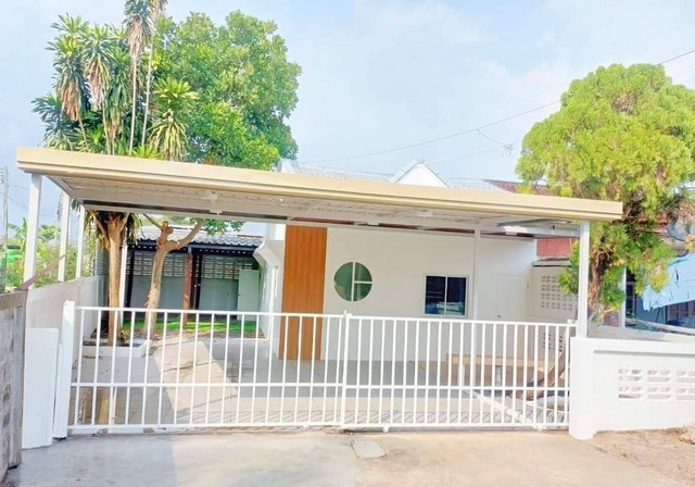 บ้านมินิมอล หลังมุม 65 ตารางวา ใกล้ ห้างเซ็นทรัลระยอง ผ่อน 8000 