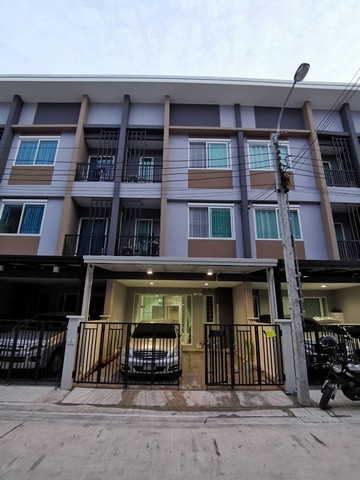 HR1470ให้เช่าทาวน์โฮม 3 ชั้น หมู่บ้านวิรัลพัชร เฉลิมพระเกียรติ 48 เฟอร์ครบพร้อมเข้าอยู่ ใกล้สวนหลวง ร.9ค่าเชา 45,000 บาทต่อเดือน สัญญาขั้นต่ำ 1 ปี ราคาขาย 6.9 ล้านบาทติดต่อ : คุณพร 0938091444 (เบอร์นี้แอดไลน์ได้คะ),โทร 0939833259ID Line : henghengpaulaรหัสประกาศ HR1470ให้เช่าทาวน์โฮม 3 ชั้น หมู่บ้านวิรัลพัชร เฉลิมพระเกียรติ 48 เฟอร์ครบพร้อมเข้าอยู่ ใกล้สวนหลวง ร.9พื้นที่ใช้สอย 205 ​ตรม. 4ห้องนอน,​ 1ห้องเอนกประ