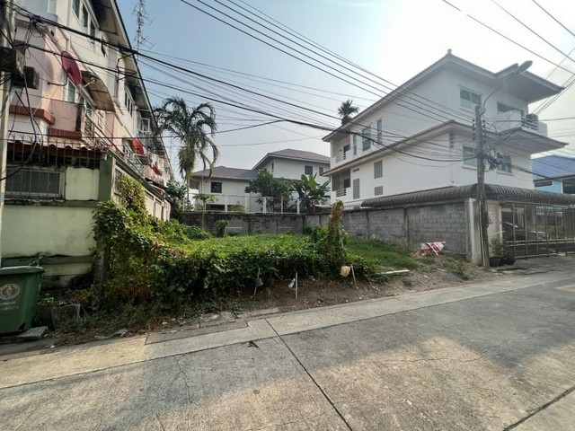 ขาย ที่ดินทำเลทองใจกลางกรุงเทพ ซอยรัชดา 18 ใกล้รถไฟฟ้า MRT ที่ดินถมแล้วพร้อมปลูกบ้านหรือทำออฟฟิต