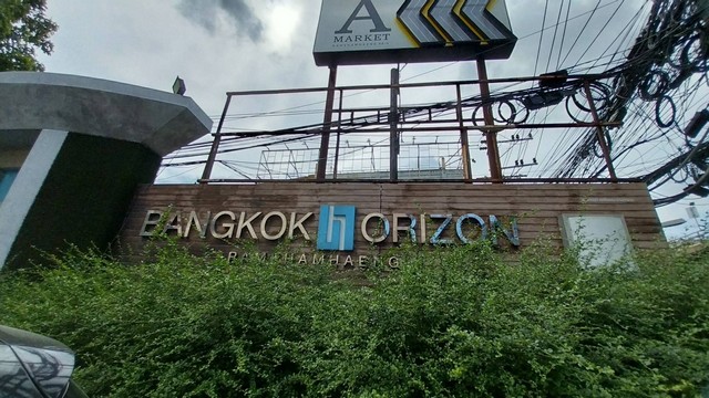   รายละเอียดเพิ่มเติม Code ID : AK 0342  ราคาขาย  2,517,500 บาท- พื้นที่ใช้สอย :   39.8- จำนวนห้อง :   1 ห้องนอน 1 ห้องน้ำ - ชั้นที่ : 26- อาคาร : A พิกัดทรัพย์ : https://maps.app.goo.gl/mWdcN9X8aqJLK9qm8    สถานที่ใกล้เคียง- ใกล้ม.รามคำแหง, The Mall รามคำแหง, - ใกล้สถานีดับเพลิงหัวหมาก, สถานีตำรวจหัวหมาก - ใกล้โรงพยาบาลรามคำแหง, สนามกีฬาราชมังคลากีฬาสถาน,- ใกล้ เมเจอร์ ฮอลลีวูด, ม.อัสสัมชัญ สอบถามเพิ่มเติม/นัดชมโทร. 097-419-5982(พลอย)โทร. 096-932-4624(�