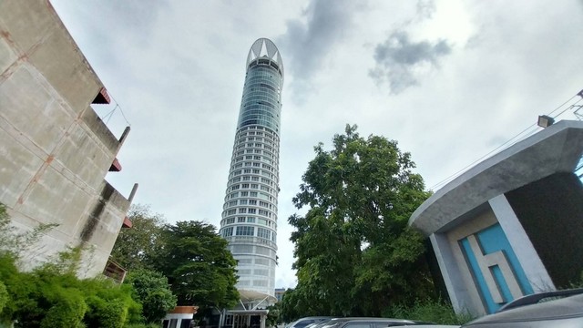 รายละเอียดเพิ่มเติม Code ID : AK 0395  ราคาขาย 2,175,500  บาท- พื้นที่ใช้สอย :   40.25- จำนวนห้อง :   1 ห้องนอน 1 ห้องน้ำ- ชั้น : 18- อาคาร : 1 พิกัดทรัพย์ : https://maps.app.goo.gl/StvNHZ7MKmDs8Dh16    สถานที่ใกล้เคียง- ใกล้ม.รามคำแหง, The Mall รามคำแหง- ใกล้สถานีดับเพลิงหัวหมาก, สถานีตำรวจหัวหมาก - ใกล้โรงพยาบาลรามคำแหง, สนามกีฬาราชมังคลากีฬาสถาน,- ใกล้เมเจอร์ ฮอลลีวูด, ม.อัสสัมชัญ สอบถามเพิ่มเติม/นัดชมโทร. 097-419-5982(พลอย)โทร. 096-932-4624(ออมสิ