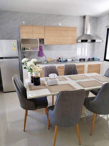 ขายบ้าน กาญจน์กนกวิลล์ 23 พร้อมเฟอร์นิเจอร์ บ้านสไตล์โมเดิร์นล้านนา ถ.สันกำแพงสายใหม่ เลียบน้ำโฮม เน