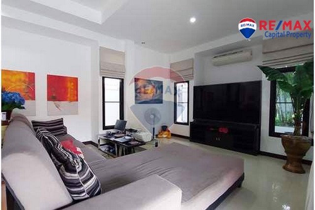 บ้านสวย 4 ห้องนอนพร้อมสระว่ายน้ำในมาบประชัน