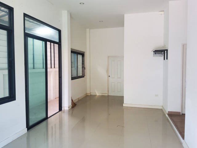 ขาย เดอะเซ็นทรัลทาวน์ บึง ศรีราชา  ต.บึง อ.ศรีราชา จ.ชลบุรี  PSC00383