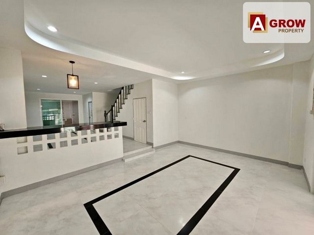 ม.เพลินวิภา ถนน รามอินทรา40 แยก 33/5  บ้านรีโนเวทใหม่พร้อมเข้าอยู่