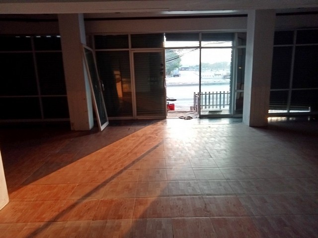 ขายอาคารพาณิชย์       เมืองชัยนาท ชัยนาท (PAP-2-0267)