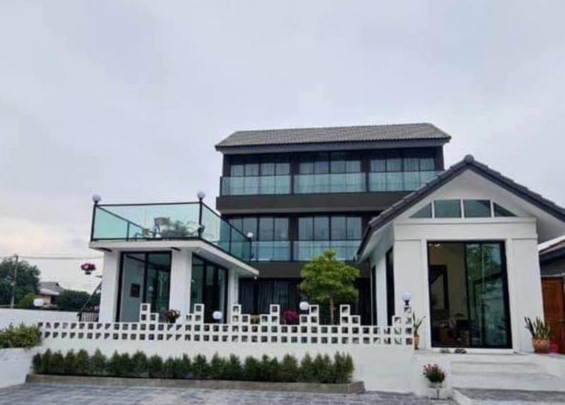 ให้เช่า พูลวิลล่าหรู ใกล้เซนทรัลเฟสติวัล เชียงใหม่ LH-RW003985 