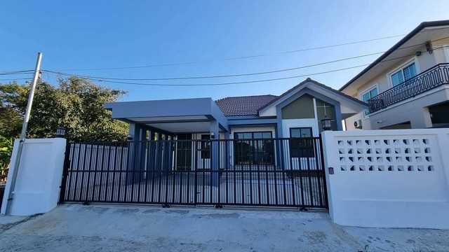 ขายด่วนบ้านสร้างเสร็จพร้อมอยู่บนที่ดินเนื้อที่ 60 ตารางวา ตำบลสันปูเลย อำเภอดอยสะเก็ด จังหวัดเชียงใหม่