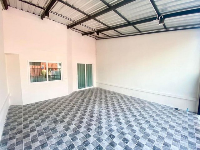 ขายทาวน์เฮาส์ชั้นเดียวใกล้สุขุมวิท ขายต่ำกว่าราคาประเมิน. เนินพลับหวานรหัส TTR 1654ทาวน์เฮาส์ชั้นเดียว เนื้อที่ 21 ตารางวา2 ห้องนอน 2 ห้องน้ำ1 ห้องครัว 1 ห้องรับแขก1 ห้องรับประทานอาหารจอดรถยน์ได้ 2 คันใกล้ตลาด ออกสุขมวิทใน 2 นาทีขายต่ำกว่าราคาประเมินพิกัด : เนินพลับหวานราคา : 1,790,000 บาท โอน 50/50 ยื่นกู้ให้ฟรี เช็ควงเงินกู้ฟรีไม่มีค่าใช้จ่ายสอบถามเพิ่มเติม/นัดชมโครงการ 